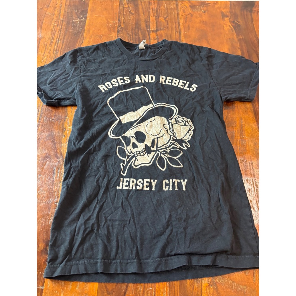 Roses and Rebels Jersey City Skull Rose Black Graphic T-Shirt Small Rare